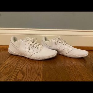 Nike cheer shoes